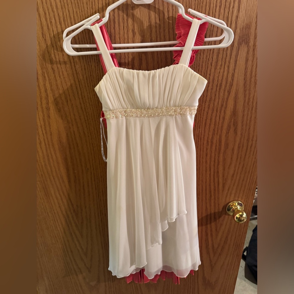 City Triangles white Dress with sequin detail